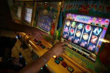Gioco d'azzardo in calo fra gli adolescenti