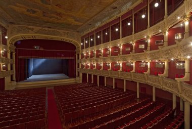 "Un Nabucco giovane, fresco e pieno di energia"