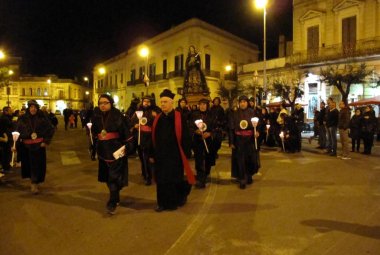 La chiamata della Madonna e la Via Crucis