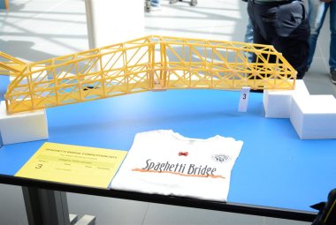 A Paolo Simone e Gabriele Caracciolo la “Spaghetti bridge competition” dell'Università del Salento
