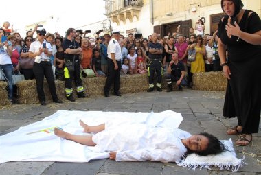 A migliaia per vedere le tarantate