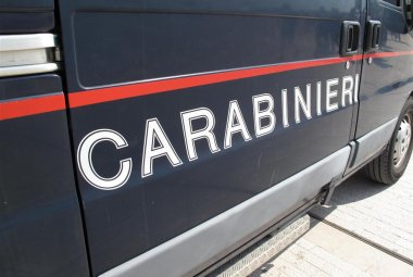 Rissa in una strada del centro, un uomo pestato a sangue viene salvato dai Carabinieri