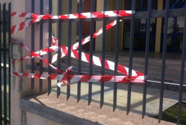 Pericolo alla Giovanni XXIII, si è staccata una ringhiera