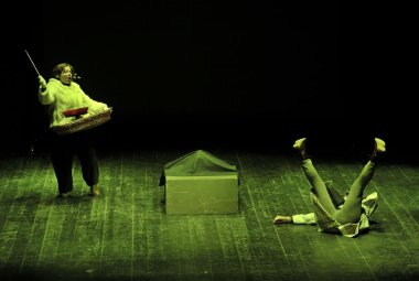 "Storie di lupo" al 'Domenico Modugno'