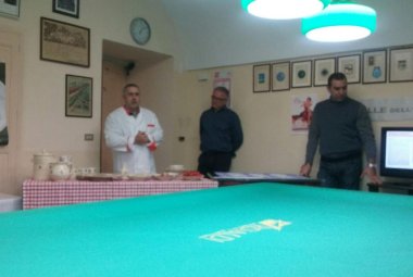 La famiglia si riunisca intorno al fuoco e alle 'cadde cadde'