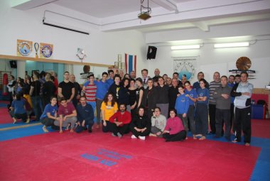 Un corso di difesa personale per gli appartenenti alle forze dell'ordine