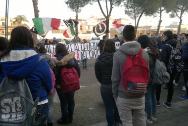 "Al freddo e al gelo" ma la caldaia è stata già montata