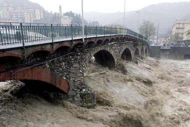 Frane e inondazioni, diminuiti nel 2015 i danni alle persone