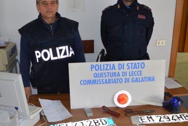 Riciclaggio di auto rubate, due arresti