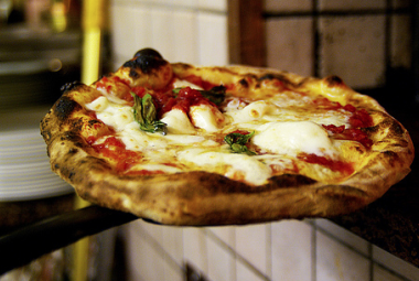 La pizza napoletana patrimonio dell'Unesco, una raccolta firme