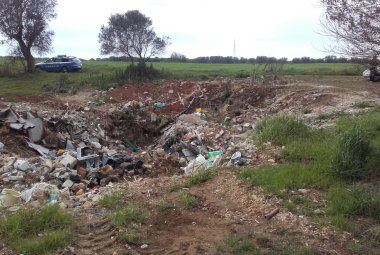 Sequestrata discarica abusiva e denunciato il proprietario del terreno