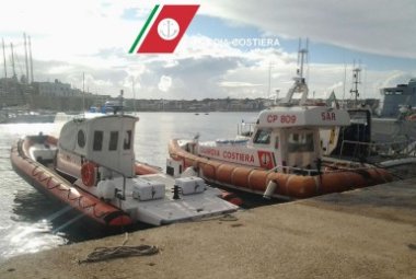 Velista salvato dalla Guardia Costiera