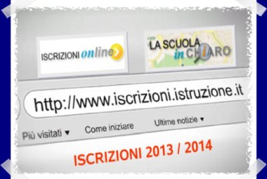 I volontari del servizio civile aiutano gli studenti a iscriversi via web