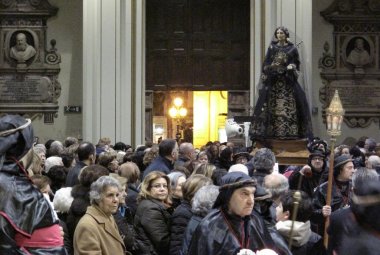 "Prendi tuo figlio!"
