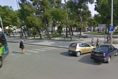 Bagni pubblici chiusi, preso d'assalto l'Oasi Bar