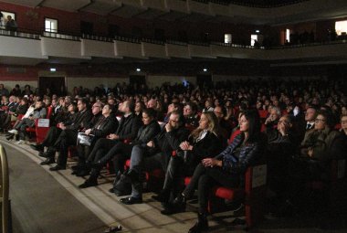 Accade solo a teatro!