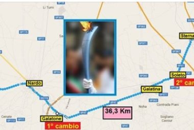 La fiaccola olimpica di passaggio a Galatina