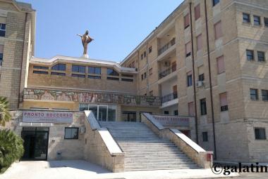 Addetto alle pulizie ripuliva i portafogli nell'ospedale 'Santa Caterina Novella' di Galatina