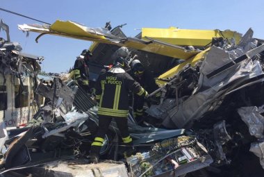 La tragedia. E il suo contorno.