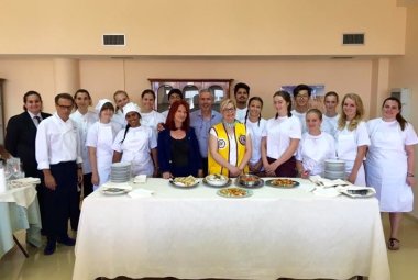 Giovani da tutto il mondo a scuola di cucina salentina