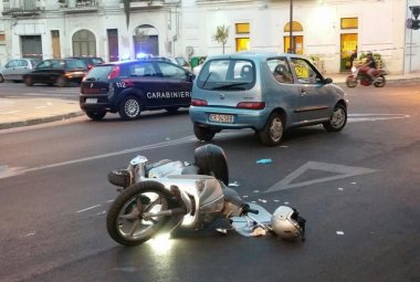 Centauro contro auto in corso Porta Luce