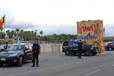 Fotografava parti intime delle signore, denunciato operaio
