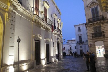Il primo atto del Commissario prefettizio è la proroga di un incarico