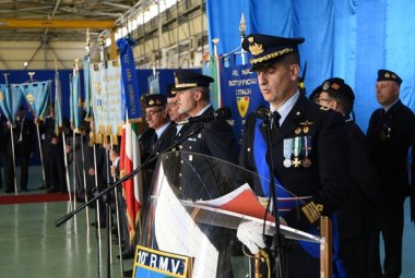 Il colonnello Cossu al comando del 10° Reparto Manutenzione Velivoli dell'Aeroporto di Galatina