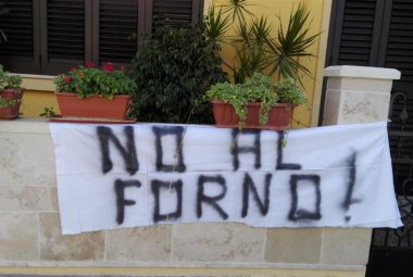 A Botrugno le proteste contro il forno crematorio